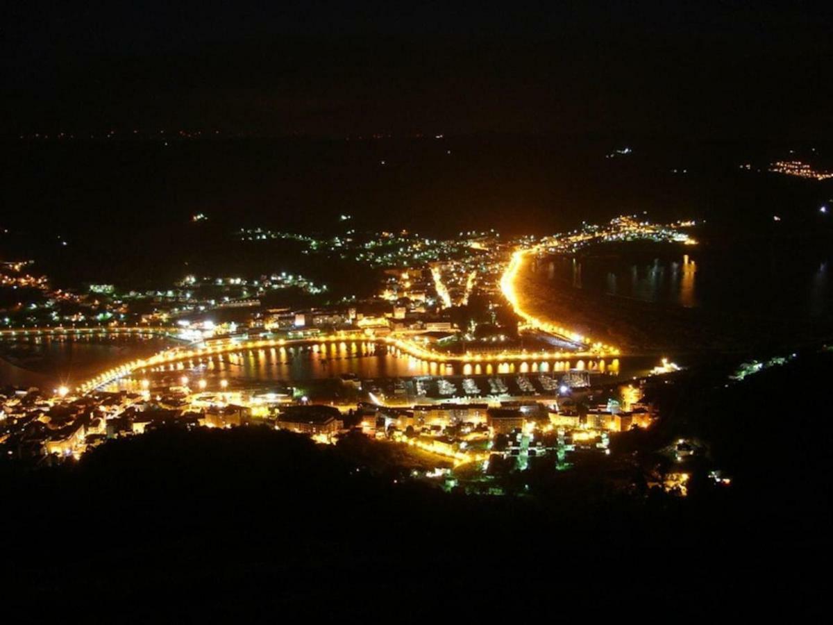 Apartamento En 1ª Linea De La Playa De Covas - Вивейро Екстериор снимка